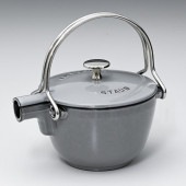 ストウブ　ケトル Amazon｜staub ストウブ 「 ラウンド ティーポット チェリー