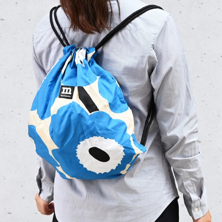 マリメッコ marimekko バッグ リュック スマートサック Unikko ウニッコ ブルー×オフホワイト 049695 159 北欧雑貨 北欧デザイン