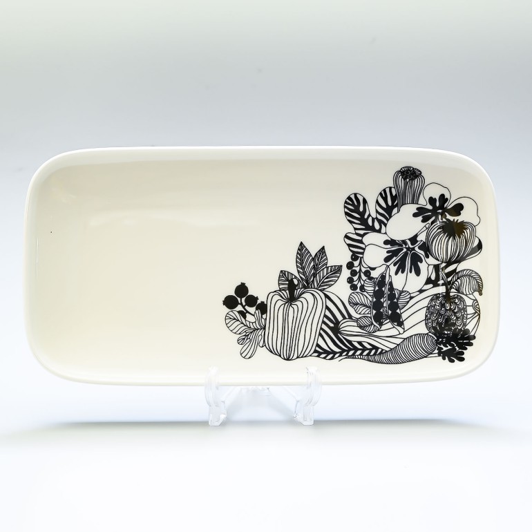 【名入れ可有料】マリメッコ marimekko プレート スクエア 24cm×12ｃｍ Siirtolapuutarha シイルトラプータルハ 食器 皿 ホワイト×ブラック 069676 190 北欧食器 洋食器【スペシャルラッピング660円(別売り)】