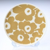 マリメッコ marimekko プレート 25cm Unikko ウニッコ ホワイト×ベージュ 食器 皿 067956 180 名入れ可有料 北欧食器 洋食器【スペシャルラッピングB対応(別売り)】