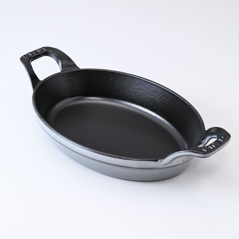 ストウブ staub フライパン オーバル 21cm スタッカブルディッシュ 鋳物 ホーロー 調理器具 グレー 1302118 (40509-559-0) 洋食器 【スペシャルラッピング1100円(別売り)】
