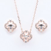 スワロフスキー SWAROVSKI ネックレス ピアス セット レディース スパークリング ダンス Sparkling Dance Oval ラウンドカット ローズゴールド クリア 5642930【スペシャルラッピングB対応(別売り)】