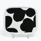 【名入れ可有料】マリメッコ marimekko プレート 15cm×12cm 60周年記念 Unikko ウニッコ ホワイト×ブラック 73085 073085 190 【スペシャルラッピング660円