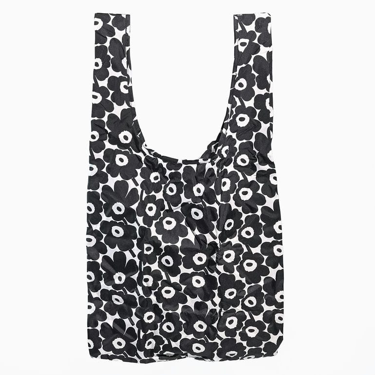 【刺しゅう名入れ可有料】マリメッコ marimekko エコバッグ 買い物袋 スマートバッグ Unikko ミニ ウニッコ ブラック ホワイト 91493 091493 190 北欧雑貨 北欧デザイン  クロネコゆうパケット限定 送料無料<br>【スペシャルラッピング660円(別売り)】