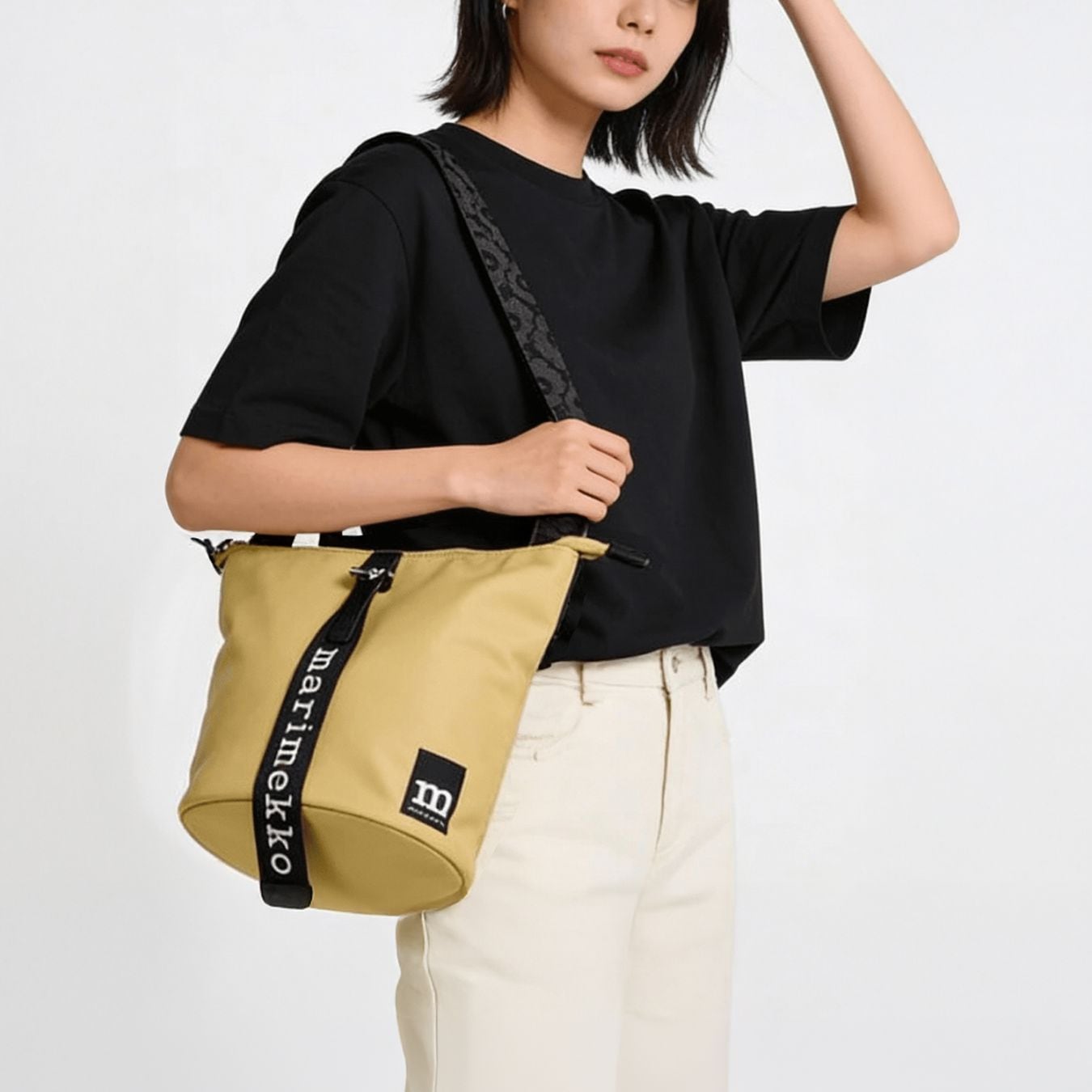 マリメッコ marimekko ショルダーバッグ クロスボディ キャリー オール ソリッド レディース イエロー 93942 093942 810 北欧雑貨 北欧デザイン