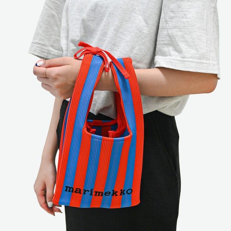 マリメッコ marimekko トートバッグ ハンドバッグ KNITTED MINI TOTE MERIROSVO メリロスヴォ ブルー レッド 94144 094144 530 北欧雑貨 北欧デザイン