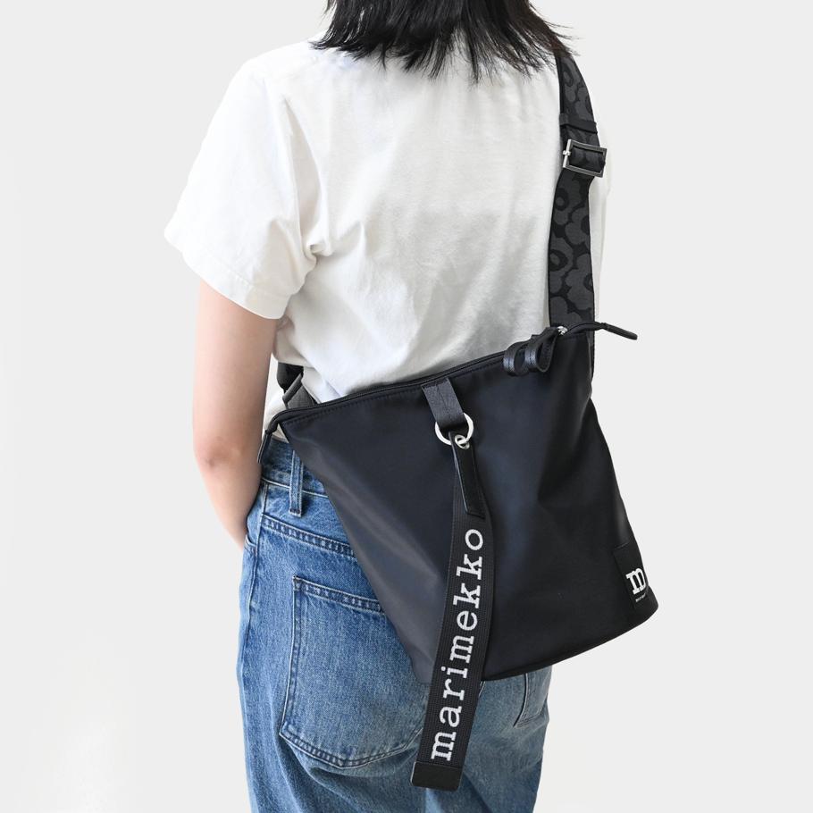 マリメッコ marimekko ショルダーバッグ クロスボディ キャリー オール ソリッド レディース ブラック 91923 091923 009 北欧雑貨 北欧デザイン