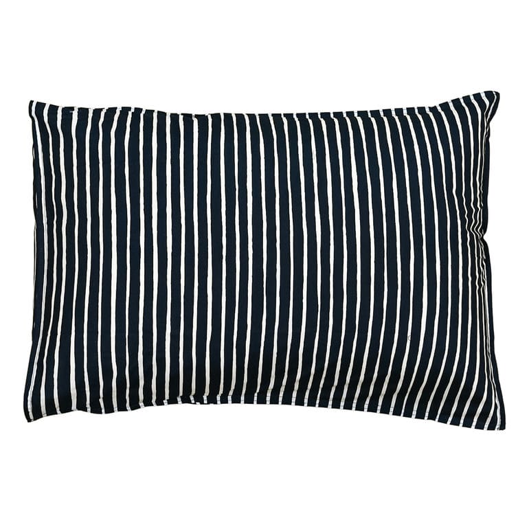 マリメッコ marimekko ピローケース 枕カバー 50×60cm PICCOLO ピッコロ ブラック 73614 073614 190 北欧雑貨 北欧デザイン ネコポス限定 送料無料<br>【スペシャルラッピング660円(別売り)】