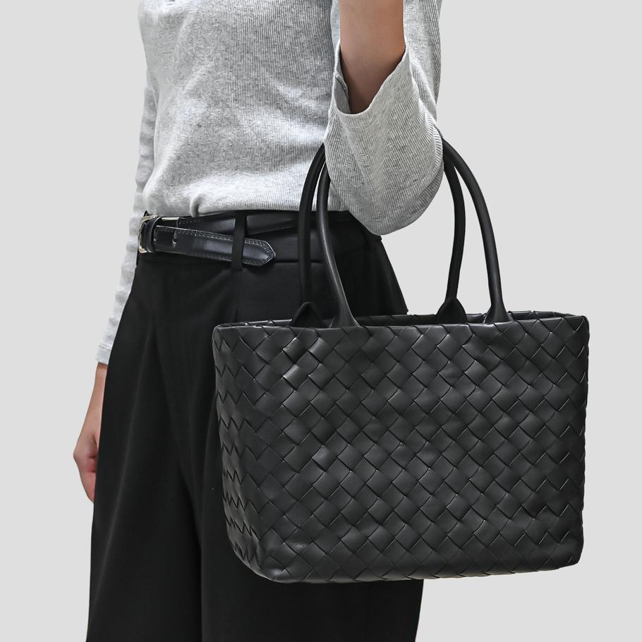 ボッテガヴェネタ BOTTEGA VENETA トートバッグ イントレチャート レディース ブラック 600887 V3UH3 8803 Made in ITALY レザー