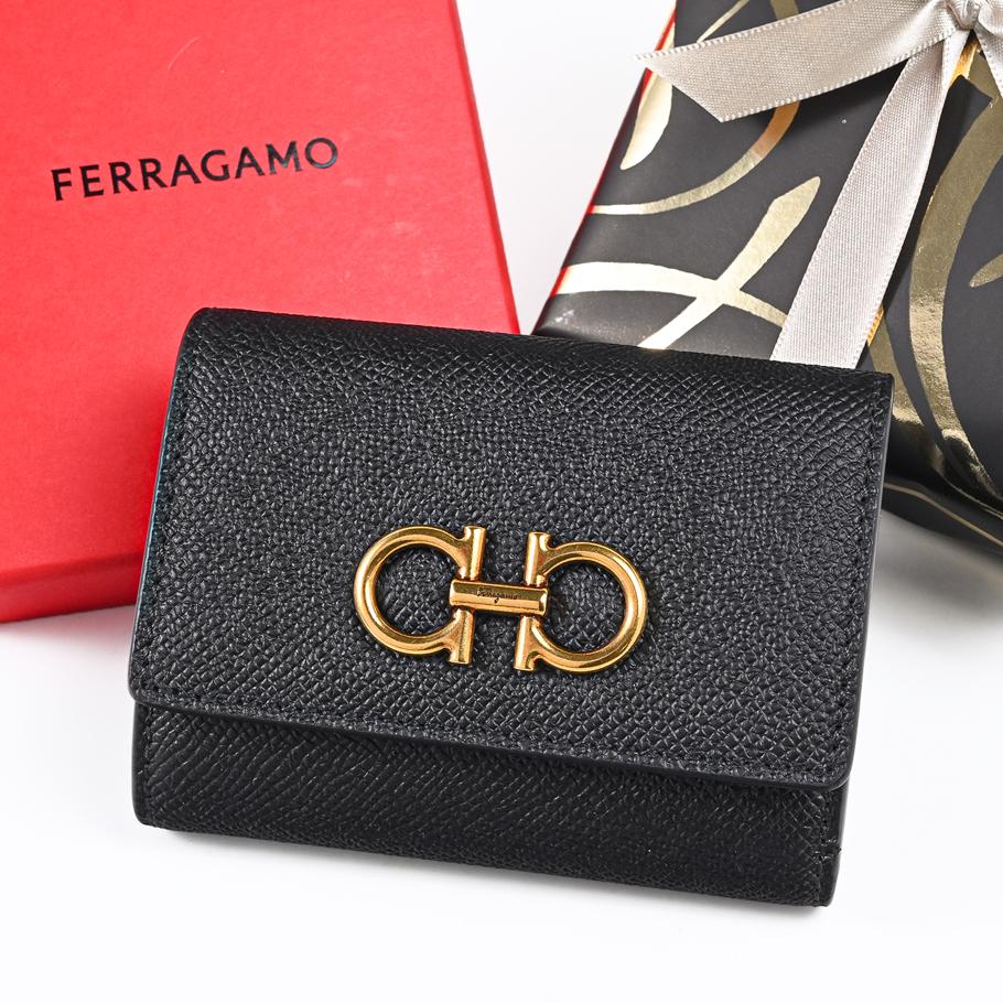 【スペシャルラッピング付き】フェラガモ Salvatore Ferragamo サルヴァトーレフェラガモ 三つ折り財布 小銭入れ付き コンパクトウォレット ダブル・ガンチーニ レディース ブラック 220862 779894 0779894