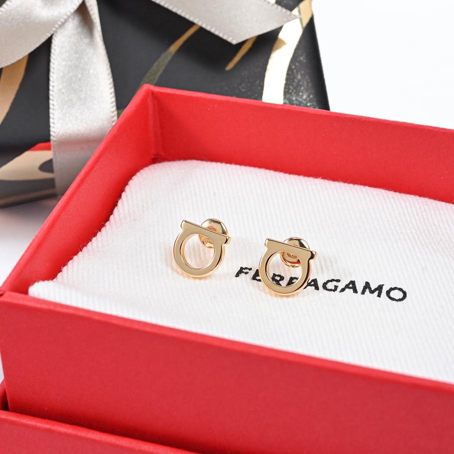 【スペシャルラッピング付き】フェラガモ Salvatore Ferragamo サルヴァトーレフェラガモ ピアス Sサイズ ガンチーニ メンズ レディース ゴールド 760120 696432 0696432