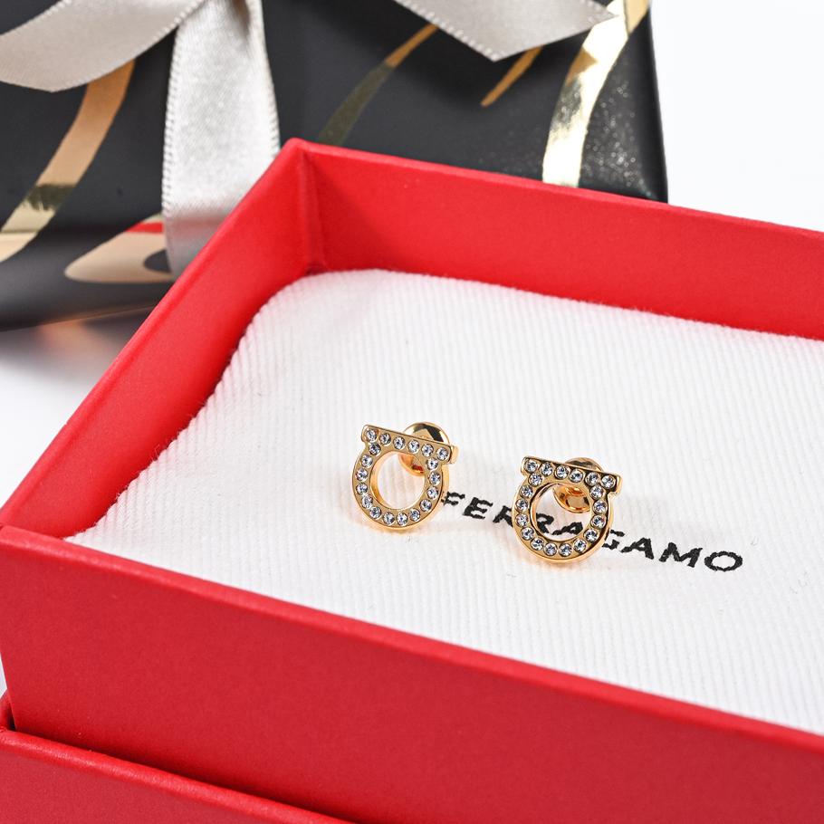 【スペシャルラッピング付き】フェラガモ Salvatore Ferragamo サルヴァトーレフェラガモ ピアス クリスタル Sサイズ ガンチーニ レディース ゴールド 760123 696576 0696576