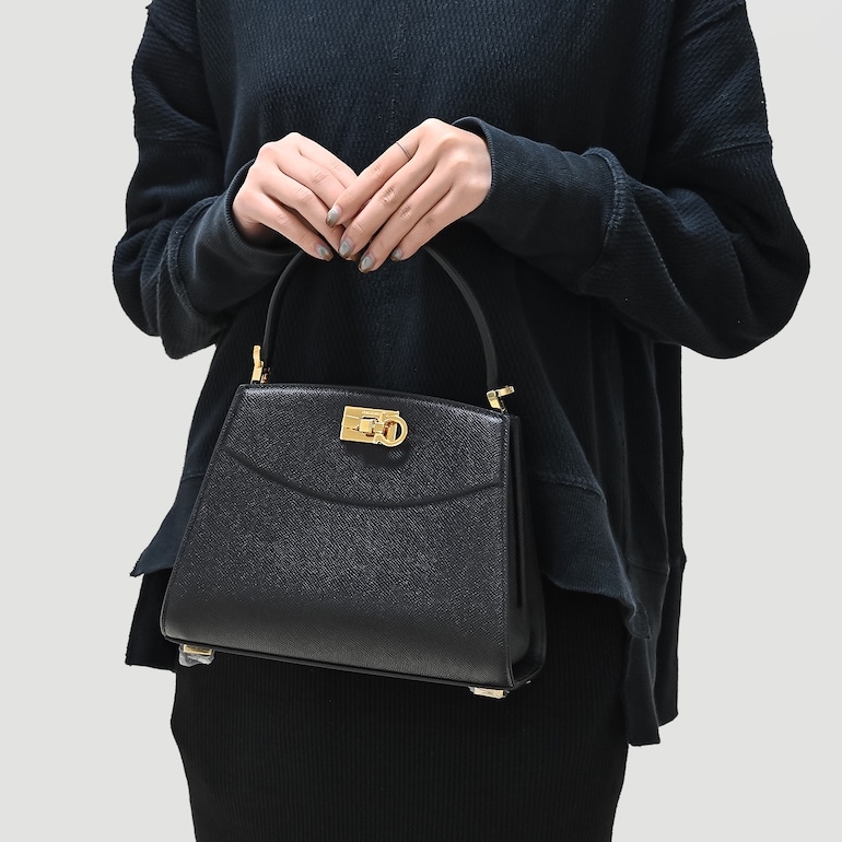 フェラガモ Salvatore Ferragamo サルヴァトーレフェラガモ