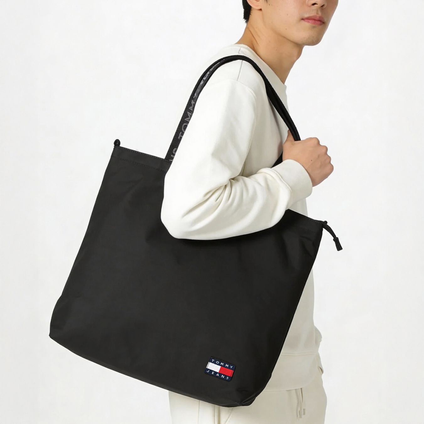 高品質ヨーロッパ輸入モデル トミーヒルフィガー TOMMY HILFIGER トートバッグ メンズ TOMMY JEANS ESSENTIAL DAILY ブラック AM0AM14049 BDS BK