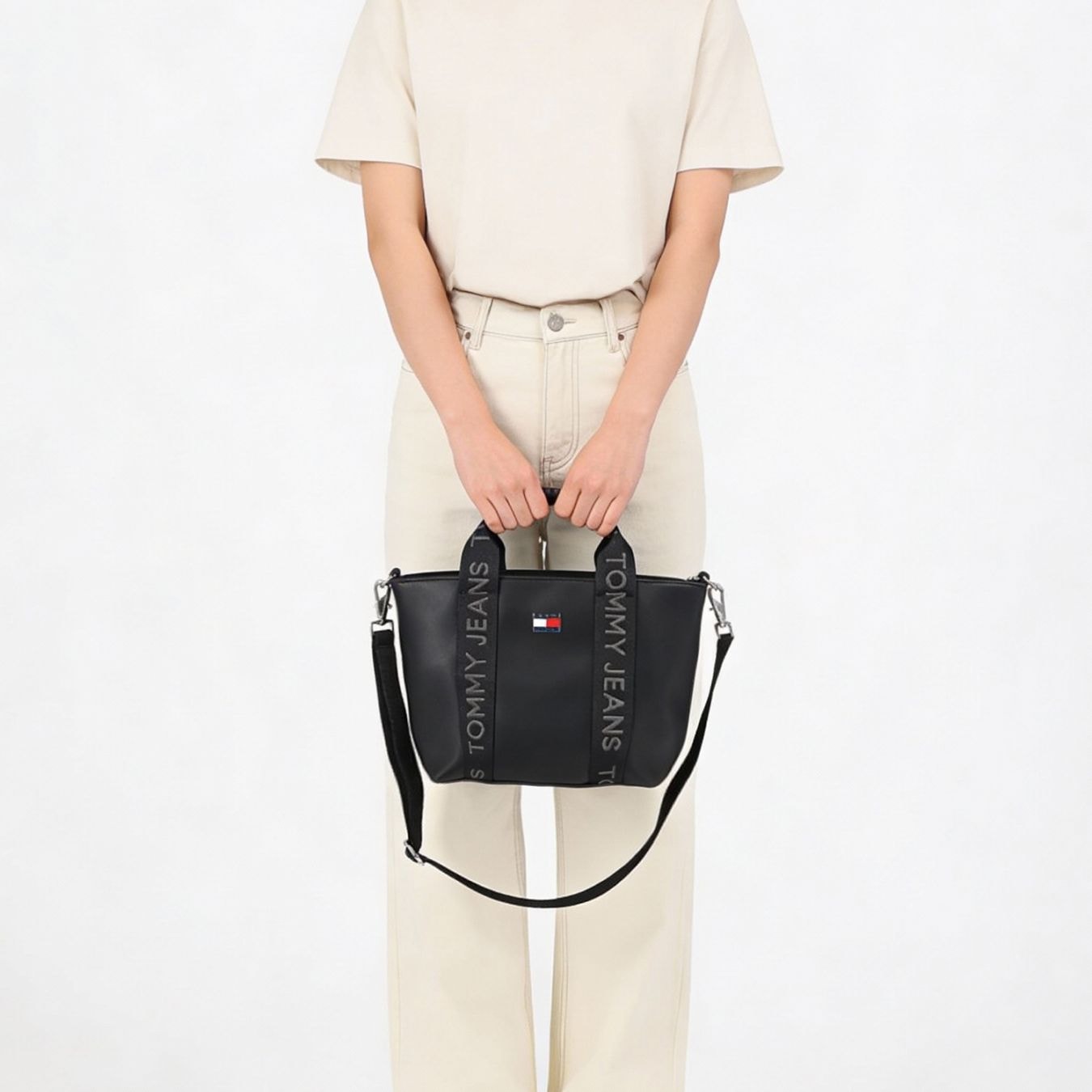 高品質ヨーロッパ輸入モデル トミーヒルフィガー TOMMY HILFIGER トートバッグ レディース TOMMY JEANS DAILY ELEVATED MINI ブラック AM0AW18063 BDS BK