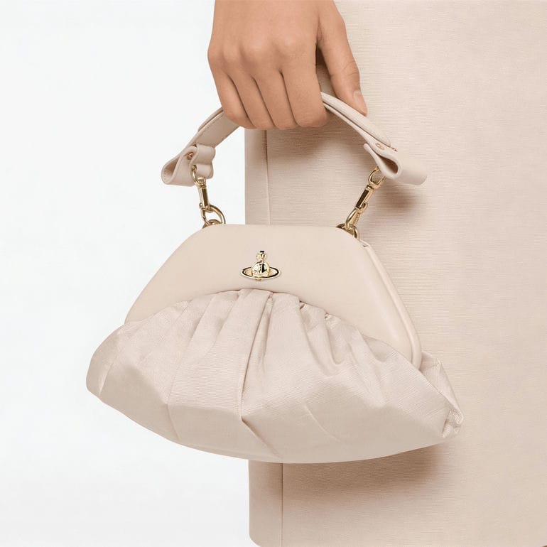 ヴィヴィアンウエストウッド Vivienne Westwood クラッチバッグ