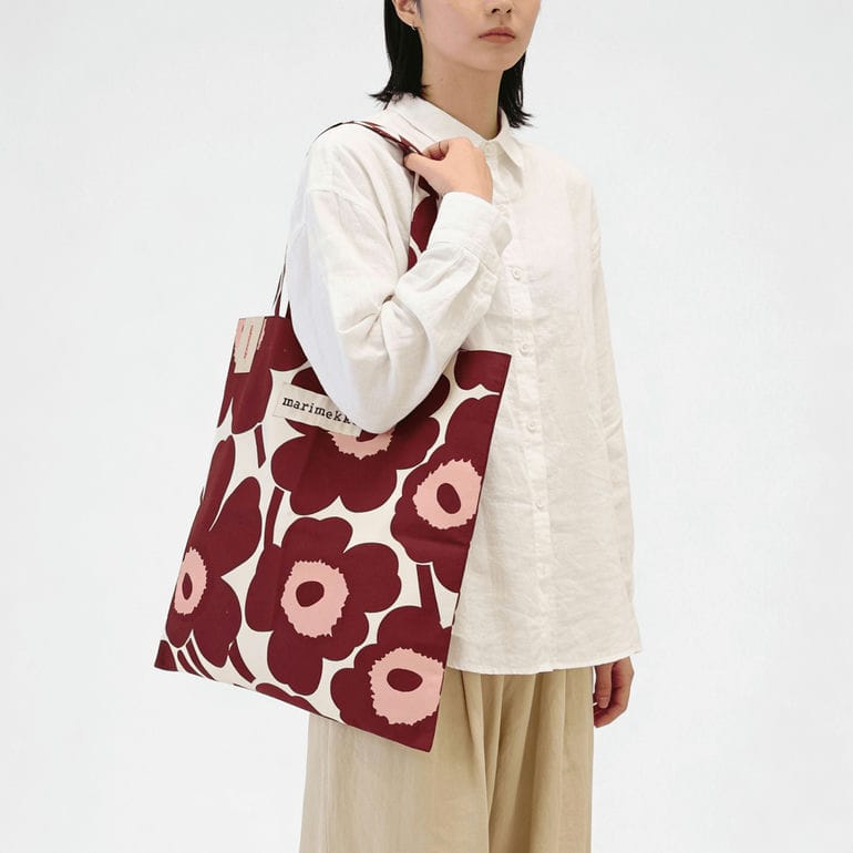 【名入れ可有料】マリメッコ marimekko トートバッグ Unikko ウニッコ バーガンディ ファブリック レディース 北欧雑貨 北欧デザイン ネコポス限定<br>【スペシャルラッピング660円(別売り)】