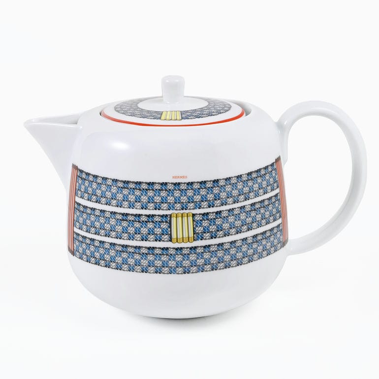 HERMES 皿 2枚セット 白/茶色と青色　新品　箱付き HERMES 皿 2枚セット 白/茶色と青色 新品 箱付き 最 安値 でキッチン