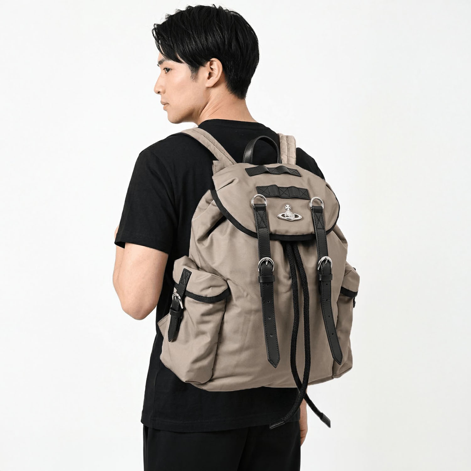 ヴィヴィアンウエストウッド Vivienne Westwood バッグ バックパック リュック ハイランド レディース メンズ カーキ 43010072U W001Y M410