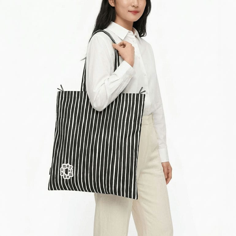 マリメッコ marimekko トートバッグ 買い物袋 ショルダートート 2026夏新作 Metka メトカ ピッコロ ブラック ホワイト ストライプ 95589 095589 990 A4サイズ収納可能 北欧雑貨 北欧デザイン