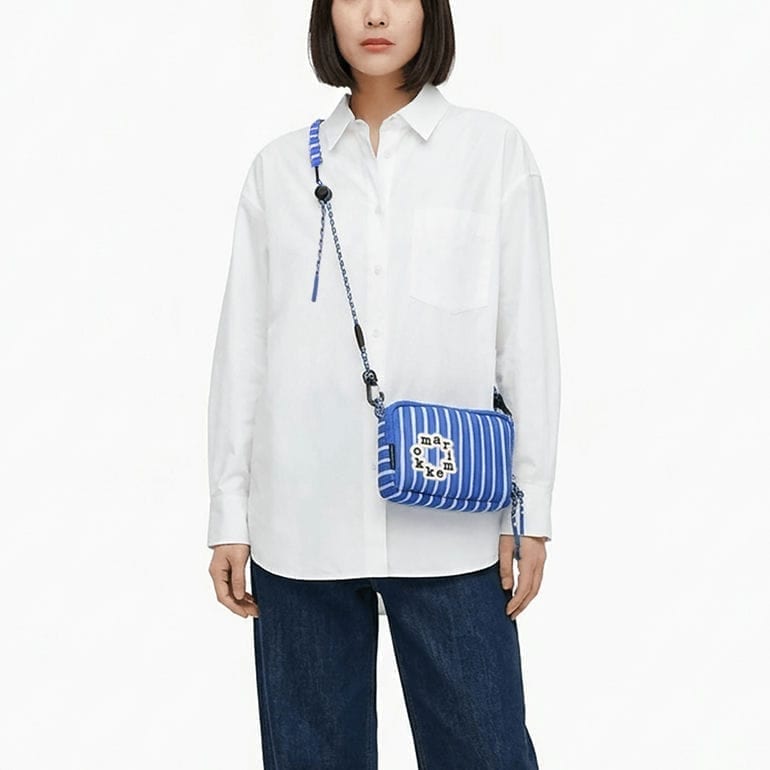 マリメッコ marimekko ショルダーバッグ ポシェット ボディバッグ  ポーチ 2026夏新作 Iloisa イロイサ ピッコロ ブルー ホワイト ストライプ 95593 095593 550 北欧雑貨 北欧デザイン