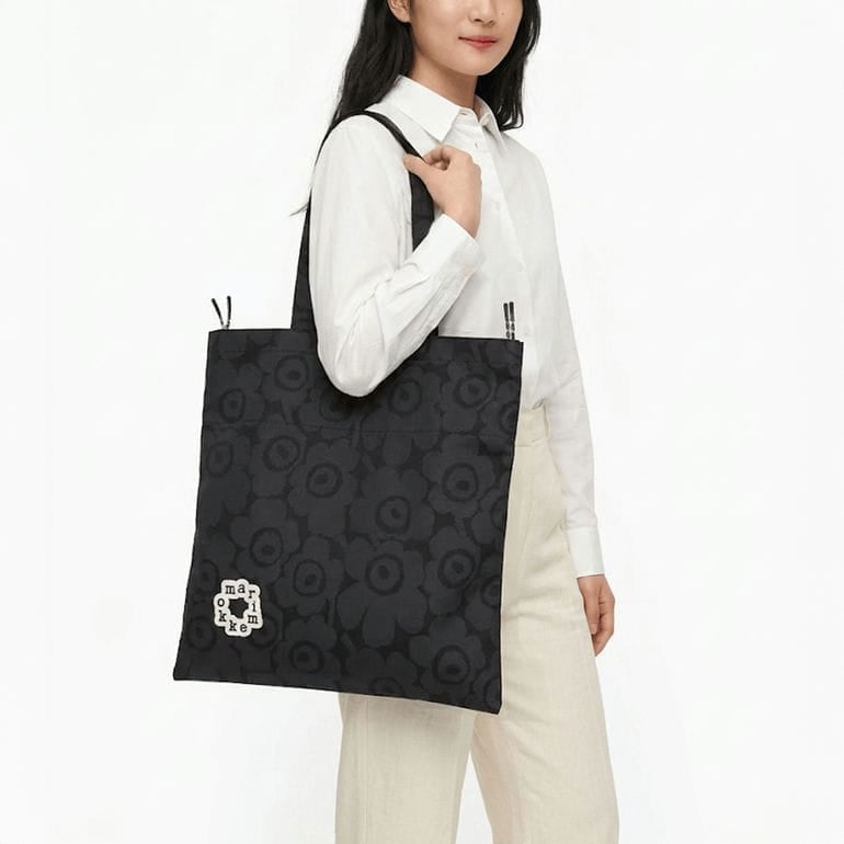 マリメッコ marimekko トートバッグ 買い物袋 ショルダートート Metka メトカ ミニ ウニッコ ブラック 95333 095333 990 A4サイズ収納可能 北欧雑貨 北欧デザイン