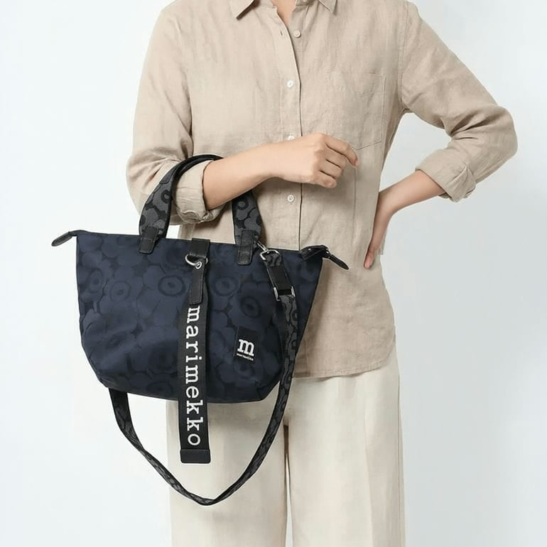 マリメッコ marimekko トートバッグ ショルダートート Sサイズ スモール ウニッコ ダークネイビー 95318 095318 550 北欧雑貨 北欧デザイン