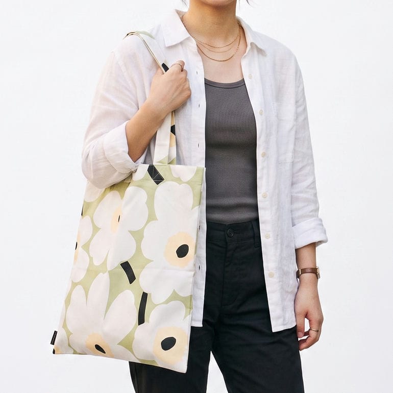 マリメッコ marimekko トートバッグ Pieni Unikko ピエ二 ウニッコ レディース ライトグリーン オフホワイト 75555 075555 611 北欧雑貨 北欧デザイン 送料無料<br>【スペシャルラッピング660円(別売り)】