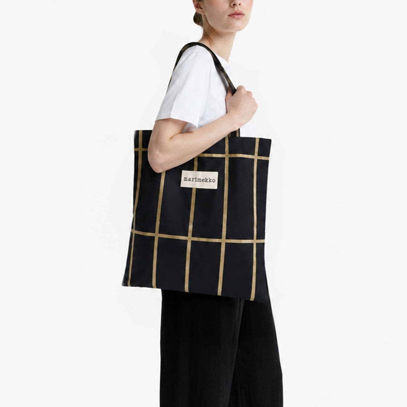 【名入れ可有料】マリメッコ marimekko トートバッグ Tiiliskivi ティイリスキヴィ ゴールド ブラック ファブリック メンズ レディース 北欧雑貨 北欧デザイン ネコポス限定<br>【スペシャルラッピング660円(別売り)】