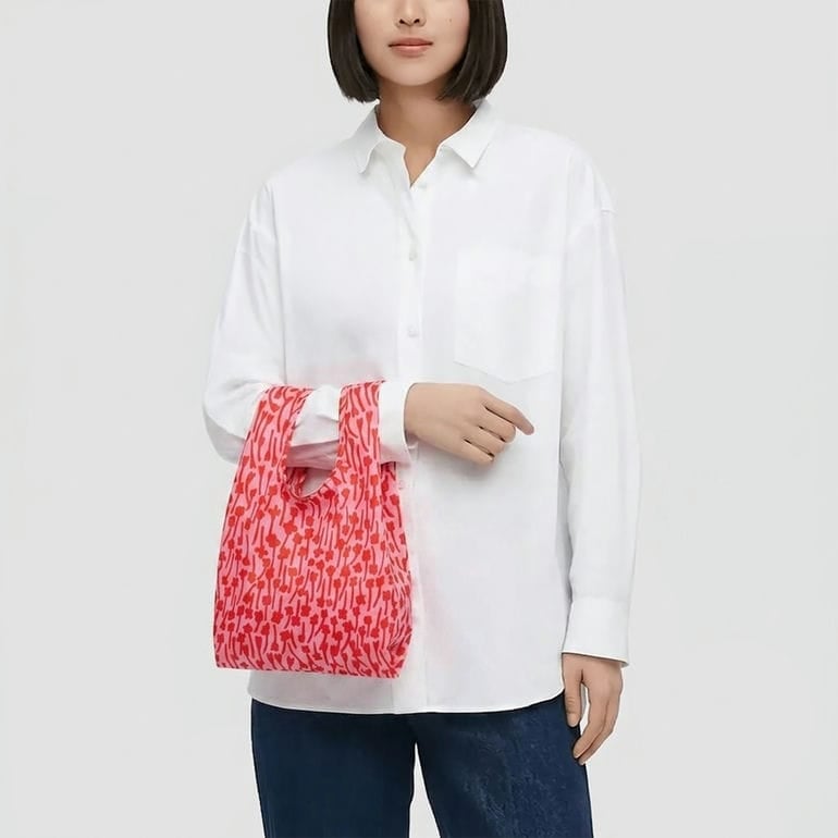 マリメッコ marimekko ミニエコバッグ 買い物袋 ミニスマートバッグ 2026冬新作 Tuulahdus トゥーラフドゥス ローズ レッド 96127 096127 330 北欧雑貨 北欧デザイン ネコポス限定 送料無料<br>【スペシャルラッピング660円(別売り)】