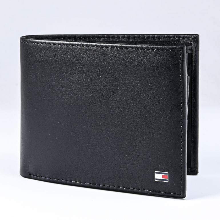 トミーヒルフィガー 二つ折り財布 ETON CC FLAP AND COIN メンズ ブラック高品質 高品質ヨーロッパ輸入モデル AM00652 002 BLACK ウォレット 折財布 折りたたみ 名入れ可有料 工賃別売り 箔押し