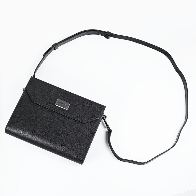 エンポリオ アルマーニ EMPORIO ARMANI ショルダーバッグ ロゴプレート
