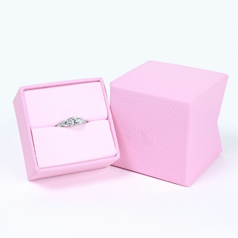 スワロフスキー SWAROVSKI リング 指輪 9号 アトラクトトリロジー Attract Trilogy ラウンドカット シルバー 5656289<br>【スペシャルラッピング660円(別売り)】