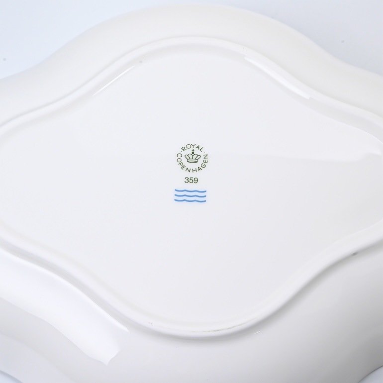 ロイヤルコペンハーゲン ROYAL COPENHAGEN スターフルーテッド ディーププレート 深皿 22cm×17.5cm 2503359 日本未発売 1017441 北欧食器 洋食器 名入れ可有料 【スペシャルラッピング660円(別売り)】