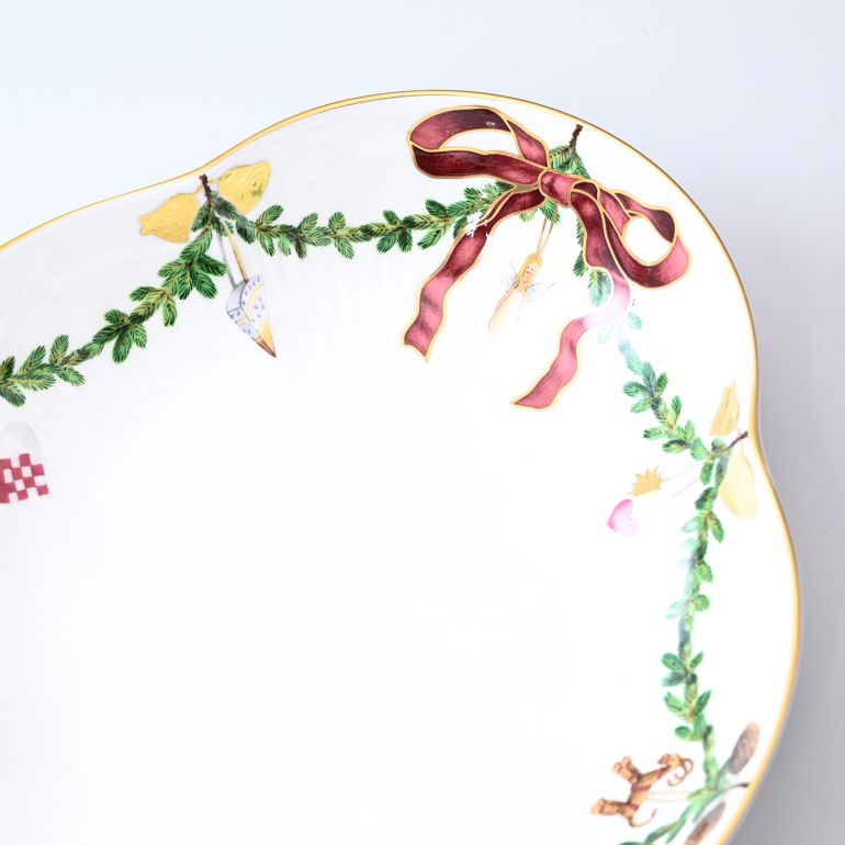 ロイヤルコペンハーゲン ROYAL COPENHAGEN スターフルーテッド ディーププレート 深皿 22cm×17.5cm 2503359 日本未発売 1017441 北欧食器 洋食器 名入れ可有料 【スペシャルラッピング660円(別売り)】