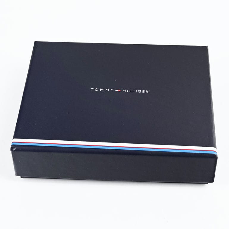 【名入れ可有料】高品質ヨーロッパ輸入モデル トミーヒルフィガー TOMMY HILFIGER 二つ折り財布 小銭入れなしメンズ JOHNSON MINI CC WALLET ブラック AM0AM00663 002 BK ウォレット 折財布<br>【スペシャルラッピング660円(別売り)】