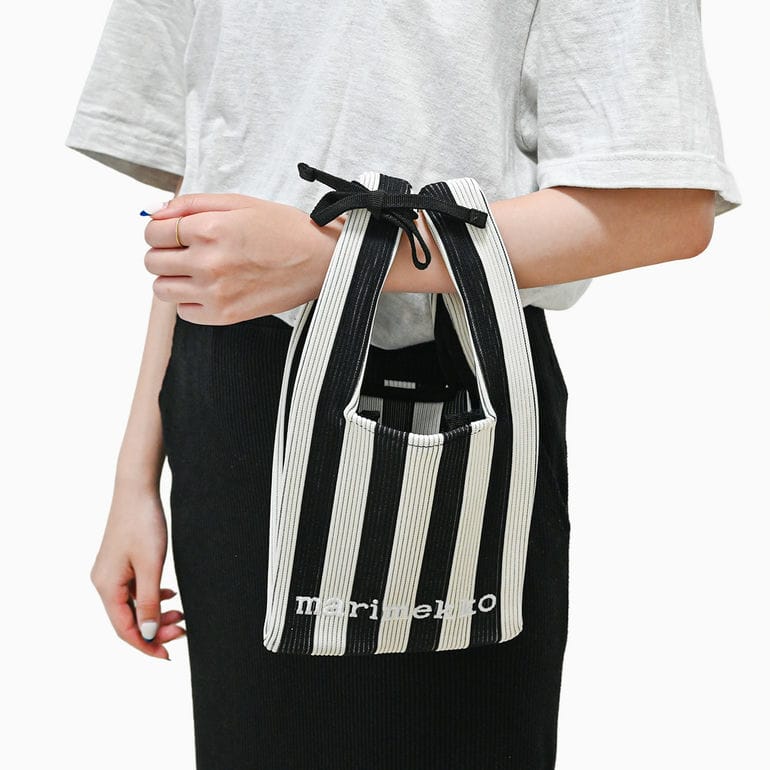 マリメッコ marimekko トートバッグ ハンドバッグ KNITTED MINI TOTE MERIROSVO メリロスヴォ ブラック オフホワイト 94144 094144 919 北欧雑貨 北欧デザイン