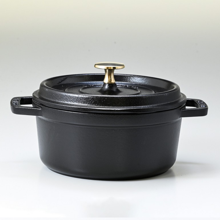 ストウブ staub ピコ ココット ラウンド 18cm 鋳物 ホーロー 鍋 なべ 調理器具 キッチン用品 ブラック 1.7L 1101825 (40509-485-0) 名入れ可有料 洋食器 【スペシャルラッピング1100円(別売り)】