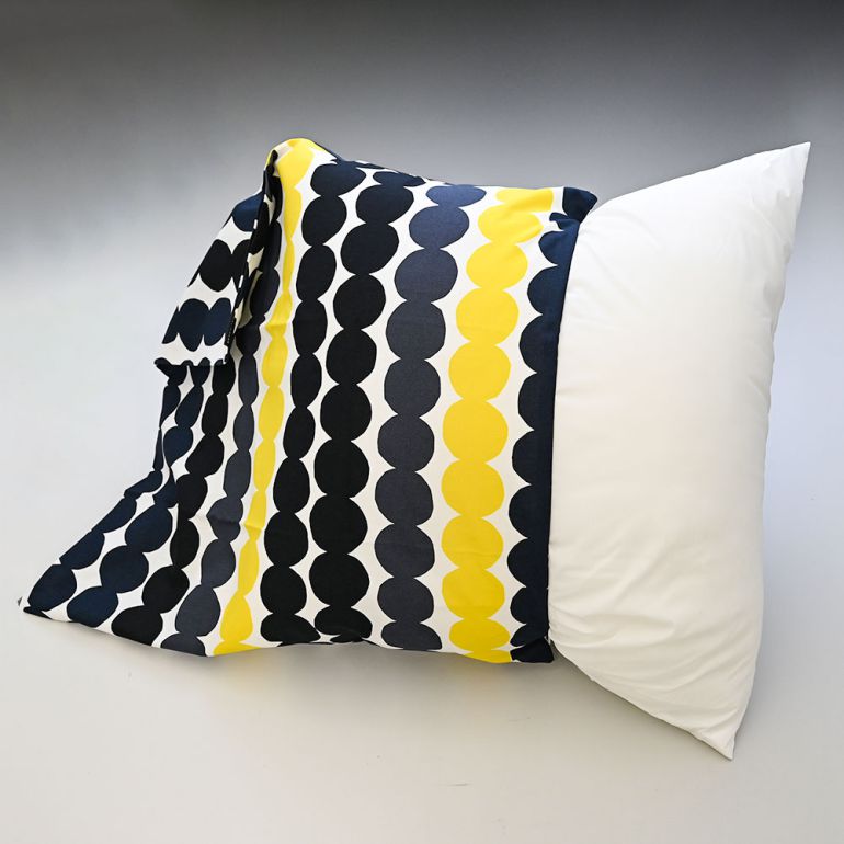 マリメッコ marimekko クッションカバー ヌードクッション セット 50×50cm Rasymatto ラシィマット ホワイト×ブラック×イエロー 067371 191 北欧雑貨 北欧デザイン