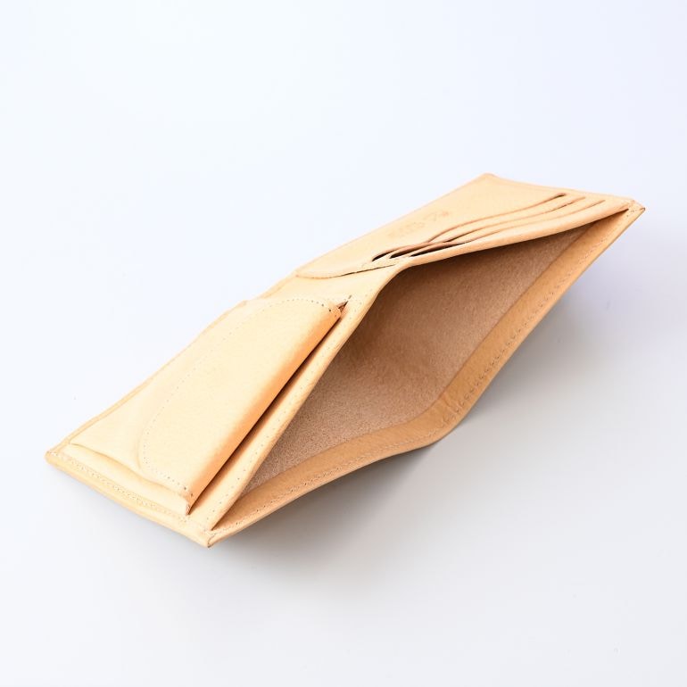 イルビゾンテ IL BISONTE 財布 二つ折り財布 メンズ レディース バケッタレザー ナチュラル ヌメ SBW007PV0005NA106N(C0487MP 120N) 名入れ可有料 箔押し【スペシャルラッピング660円(別売り)】