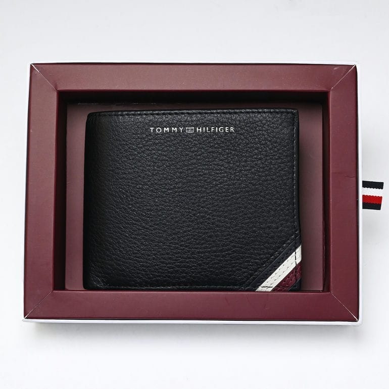 【名入れ可有料】高品質ヨーロッパ輸入モデル トミーヒルフィガー TOMMY HILFIGER 二つ折り財布 小銭入れ付 フラップタイプ CC FLAP AND COIN メンズ ブラック AM0AM13141 BDS BLACK ウォレット 折財布【スペシャルラッピング660円(別売り)】