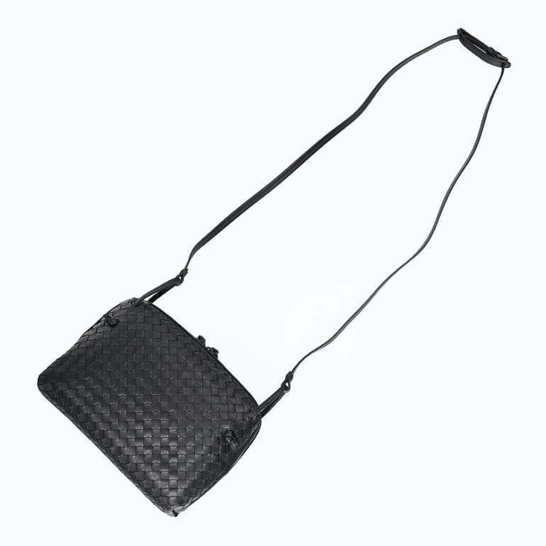 ボッテガヴェネタ BOTTEGA VENETA ショルダーバッグ クロスボディバッグ イントレチャート レディース ブラック 245354 V3UN1 1275 Made in ITALY レザー