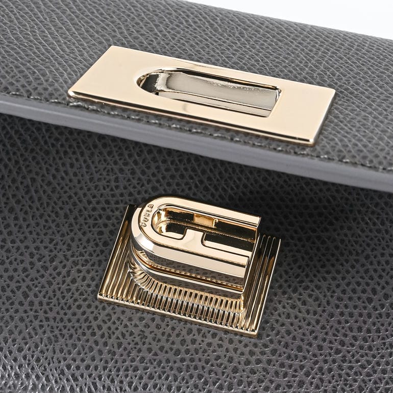 新品 フルラコンパクト三つ折り財布 ロゴ金具グレーウォレットレザー 中古・古着通販】FURLA (フルラ) コンパクトウォレット 3つ折り