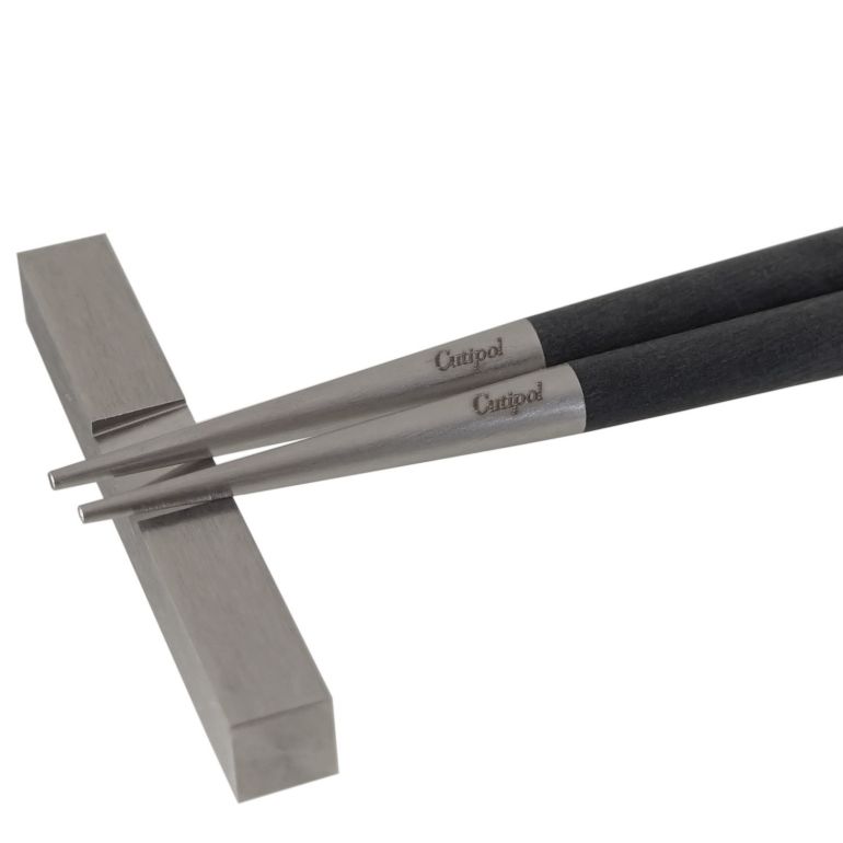 クチポール Cutipol GOA ゴア ブラック 箸 + 箸置きセット 夫婦箸 チョップスティック 22cm GO29 ハンドメイド カトラリー 名入れ可有料 洋食器