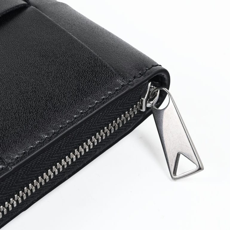 ボッテガヴェネタ BOTTEGA VENETA 長財布 小銭入れ付き ラウンドファスナー マキシイントレチャート メンズ レディース ブラック 748054 V47V1 8803 Made in ITALY レザー<br>【スペシャルラッピング660円(別売り)】