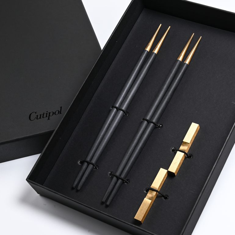 クチポール Cutipol GOA ゴア ブラック/ゴールド 2膳セット 箸/箸置き 夫婦箸 チョップスティック 22cm 洋食器【名入れ対応】【スペシャルラッピング660円(別売り)】