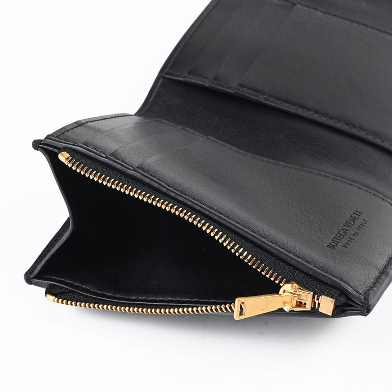 ボッテガヴェネタ BOTTEGA VENETA 三つ折り財布 小銭入れ付き マキシイントレチャート メンズ レディース ブラック 651372 V3UO1 8425(750245)  Made in ITALY レザー<br>【スペシャルラッピング660円(別売り)】
