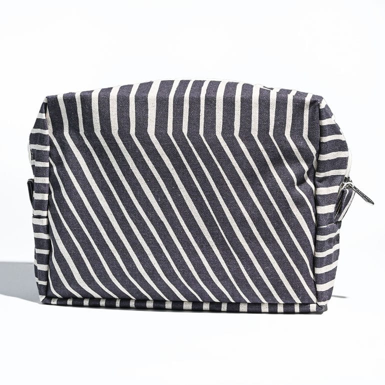 マリメッコ marimekko ポーチ コスメポーチ 化粧ポーチ KALASAASKI ブラック 73357 073357 890 ネコポス限定 送料無料<br>【スペシャルラッピング660円(別売り)】