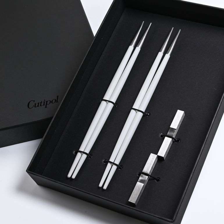 クチポール Cutipol GOA ゴア ホワイト 2膳セット 箸/箸置き 夫婦箸 チョップスティック 22cm GO29 W 洋食器【名入れ対応】【スペシャルラッピング660円(別売り)】