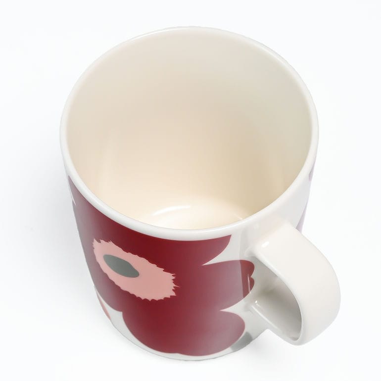 マリメッコ marimekko ペアセット マグカップ 250ml プレート 20cm ウニッコ ダークチェリー サーモンレッド 73702 073702 133 コップ 中皿 北欧 洋食器 北欧デザイン 【スペシャルラッピング1100円(別売り)】